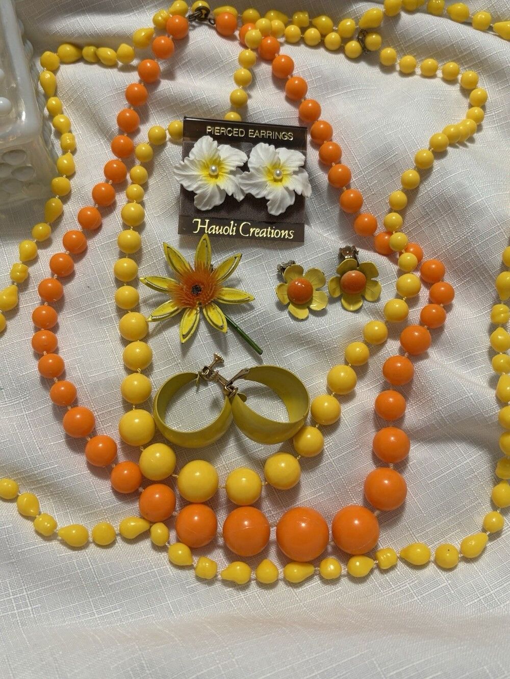 Vintage Anchor Hocking Moonstone Jewelry Lot Orange Yellow Mod Floral Beads - Picture 5 of 8